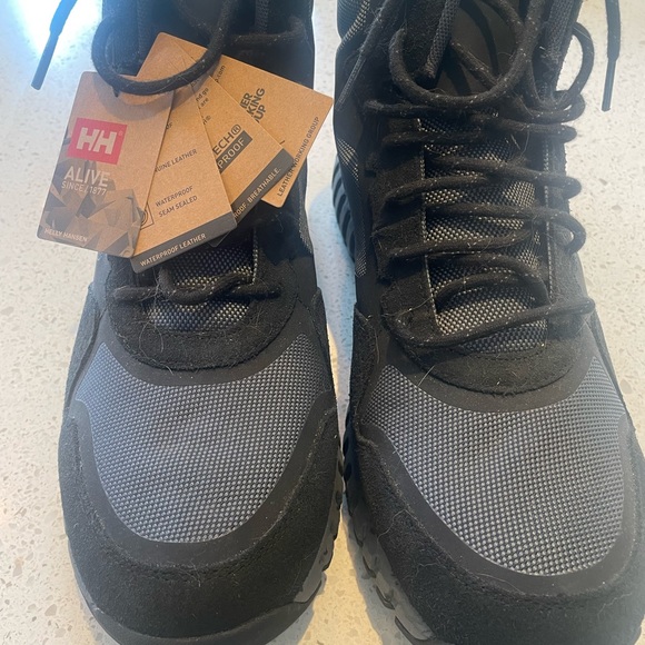 Helly Tech Winter Shoes - Picture 3 of 5